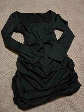 Women's Long Sleeve Ruched Black Dress
